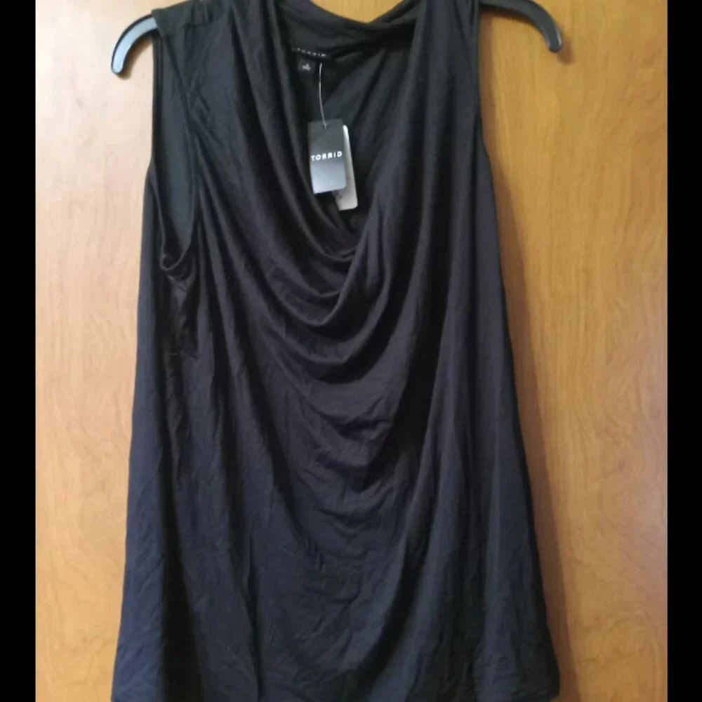 torrid top - Picture 1 of 2